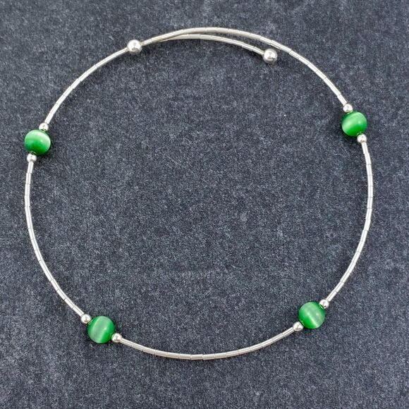 Green Cat’s Eye Memory Wire Bracelet | Vintage Sterling Silver | 8” Adjustable - Picture 2 of 4